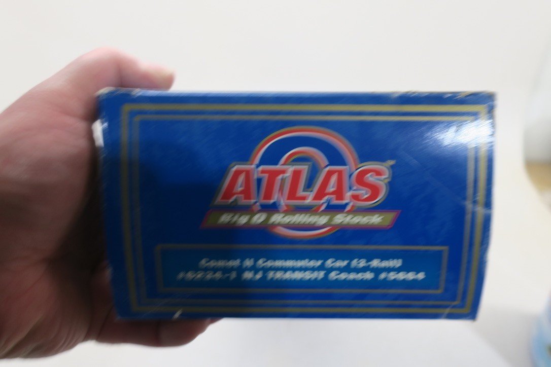 Atlas O - Scale 6234 - 1 Comet II Commuter Coach Car NJ Transit 5664 [3 Rail] NEW - WISE GUYS HOBBIES LLC