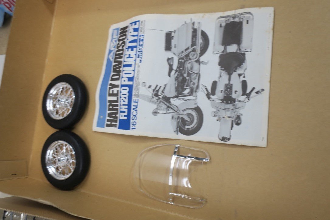 Tamiya 1/6 Scale Harley Davidson FLH1200 Police Type Plastic Model Kit - WISE GUYS HOBBIES LLC