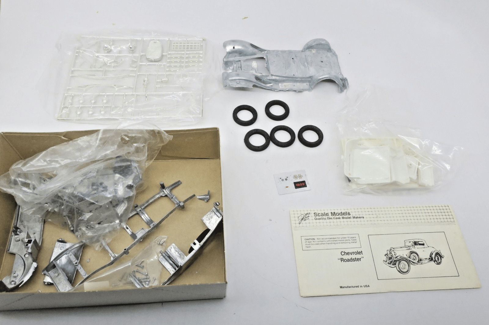Vintage JLE/Hubley 1932 Chevrolet "Roadster" Model Kit 4003 - WISE GUYS HOBBIES LLC