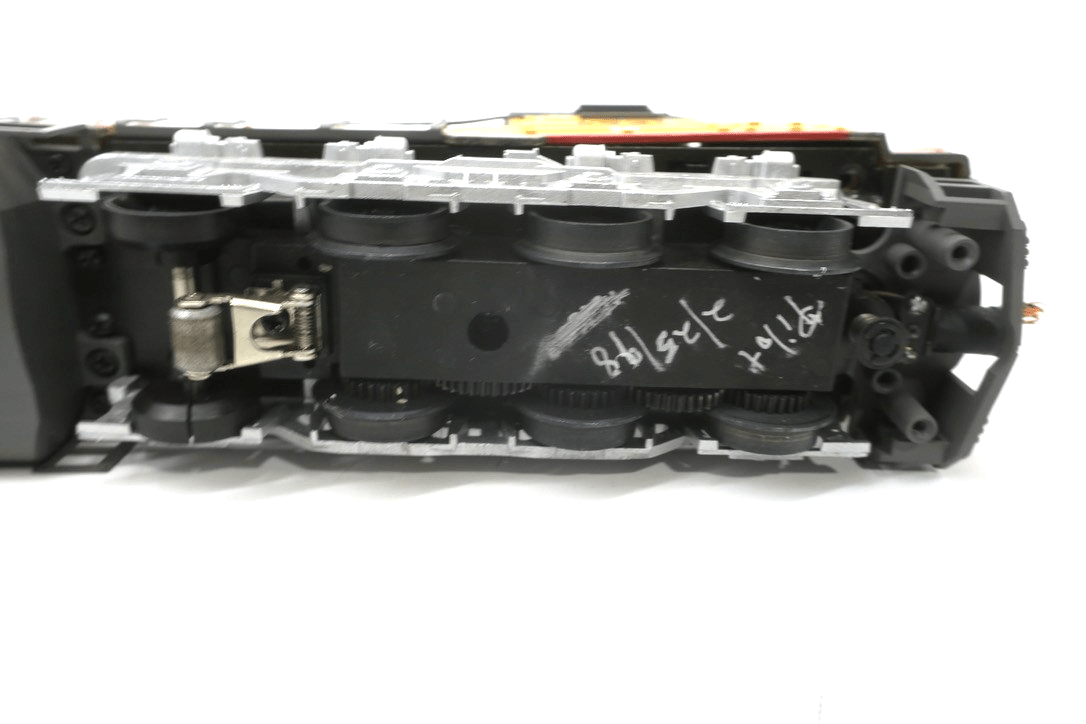 MTH 20-2432-1 Union Pacific DD40AX Diesel Locomotive 6945 with PS2 - WISE GUYS HOBBIES LLC