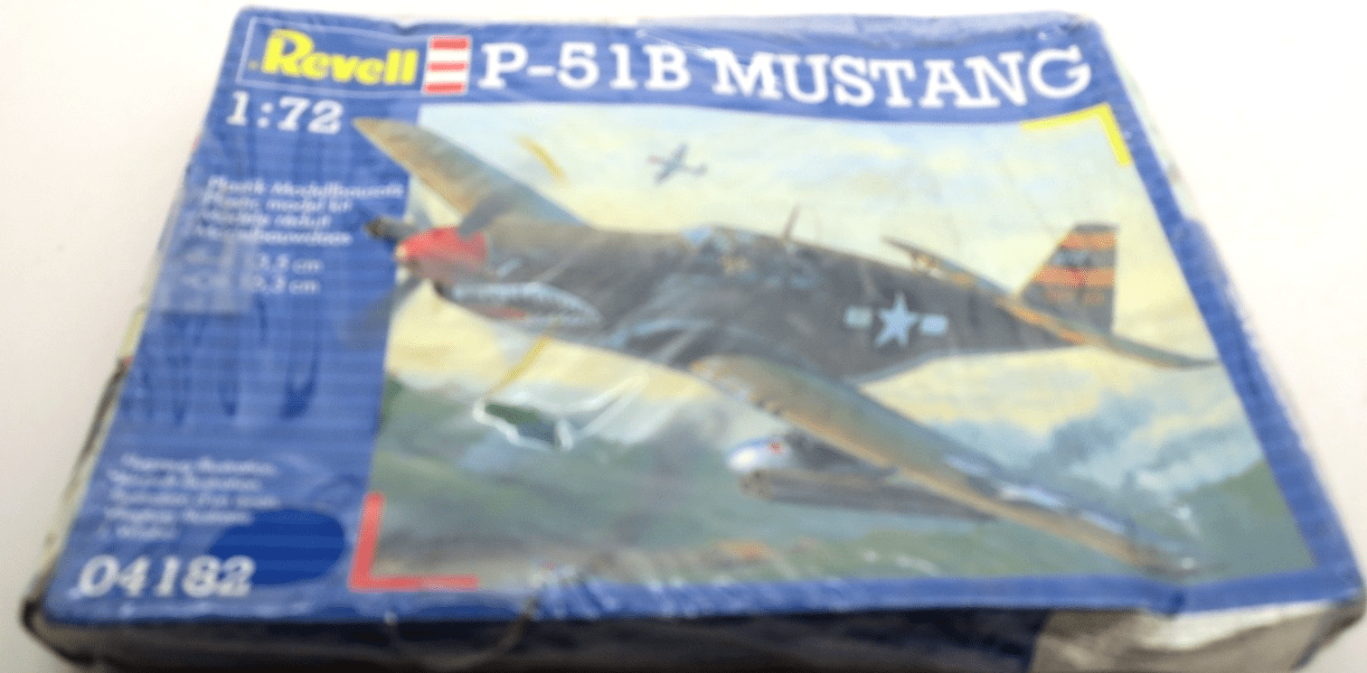 Revell 1/72 P - 51B Mustang Model Kit 04182 DAMAGED BOX - WISE GUYS HOBBIES LLC
