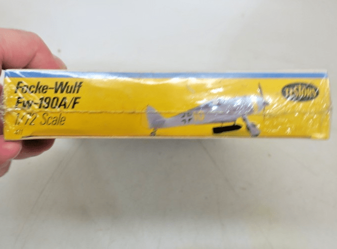 Testors 1/72 Focke - Wulf Fw - 190A/F Model Kit 411 - WISE GUYS HOBBIES LLC