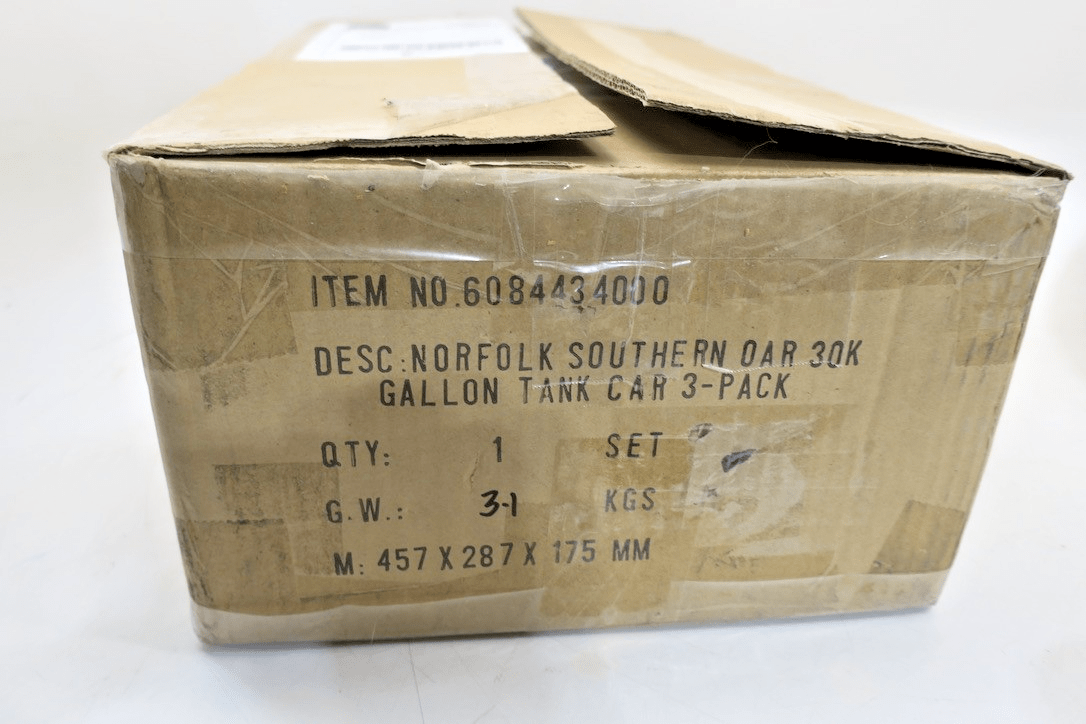 Lionel Domino Sugar Unibody Single Dome Tank Car 3 - Pack 6 - 21877 AS - IS - WISE GUYS HOBBIES LLC