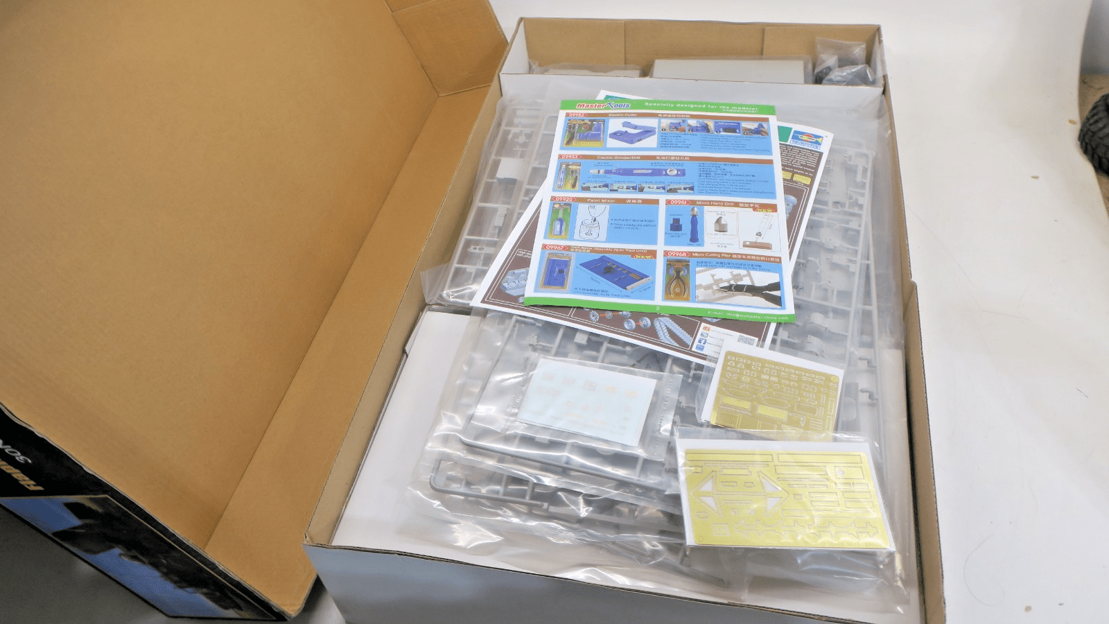 Trumpeter 1/35 Russian 30N6E Flaplid Radar System Plastic Model Kit 01043 - WISE GUYS HOBBIES LLC