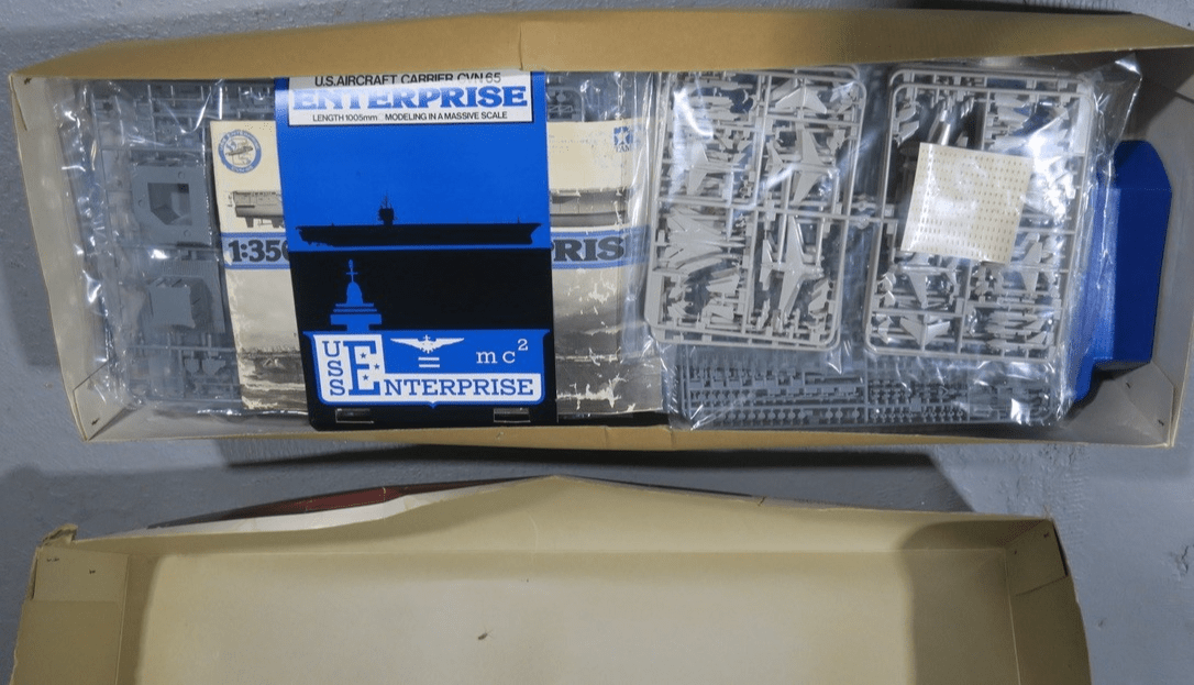 Tamiya Model Kit 7307 1:350 Scale US Aircraft Carrier CVN 65 Enterprise BOX DAM - WISE GUYS HOBBIES LLC