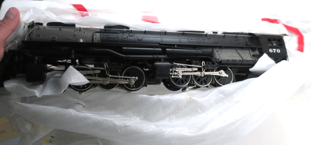 MTH O Scale Clinchfield 4 - 6 - 6 - 4 Steam Engine & Tender 670 Black Train - WISE GUYS HOBBIES LLC