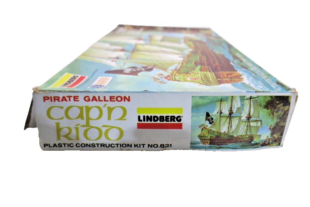 Lindberg 1970 Cap'n Kidd Pirate Galleon No.821 Model Kit - WISE GUYS HOBBIES LLC