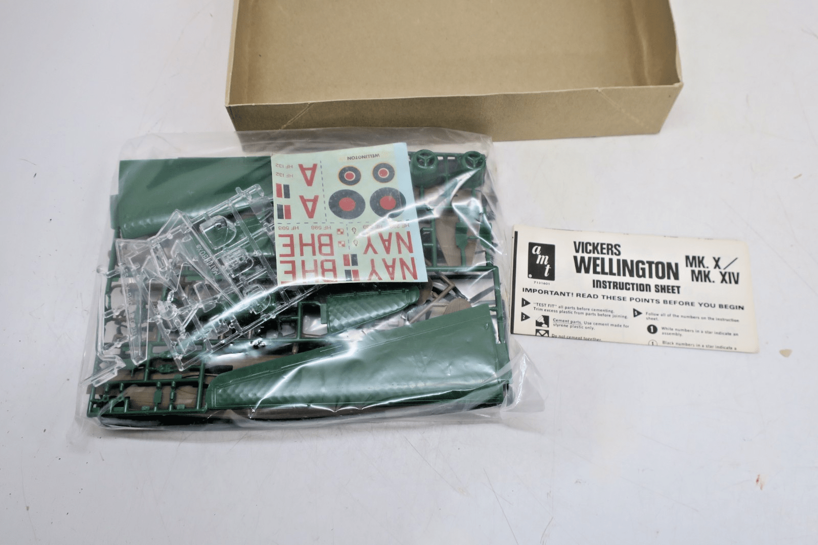 AMT 1/72 Vickers Wellington Mk.X/Mk.XIV Plastic Model Kit 7131 - WISE GUYS HOBBIES LLC