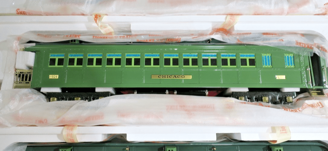 Lionel Corporation 11-40017 Two Tone Green 3-Car Std Gauge Show Room Set - WISE GUYS HOBBIES LLC