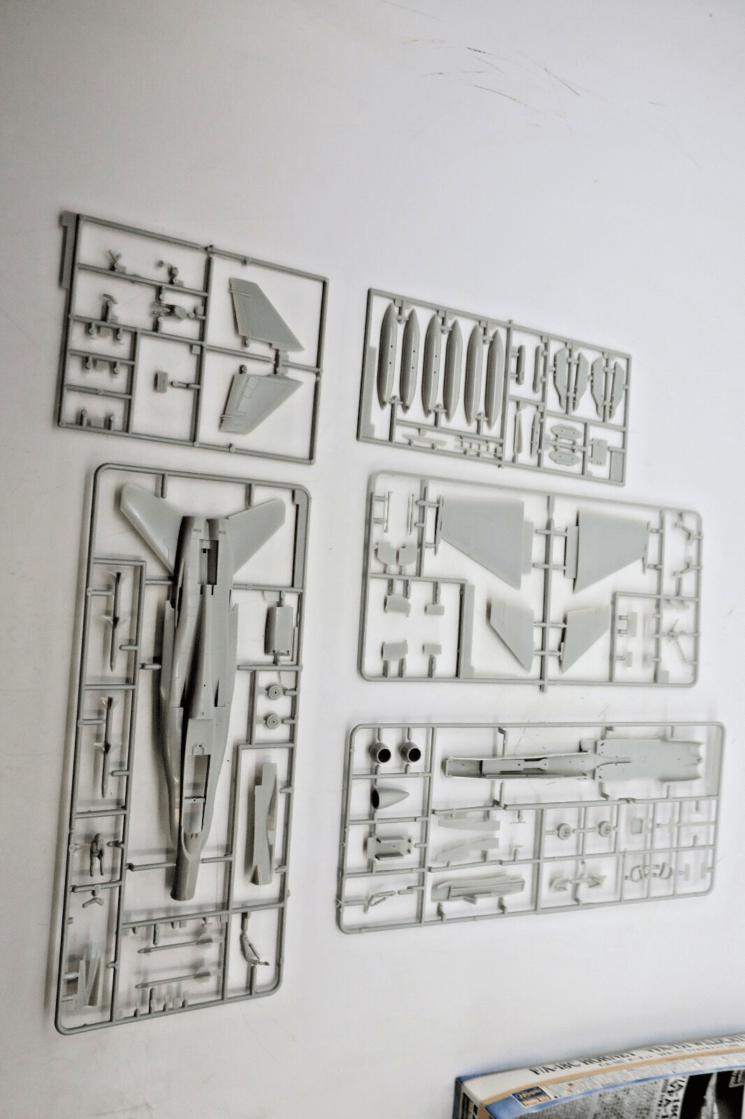 Hasegawa 1/72 F/A-18C Hornet 'VFA-131 Wildcats CAG' Model Kit - WISE GUYS HOBBIES LLC