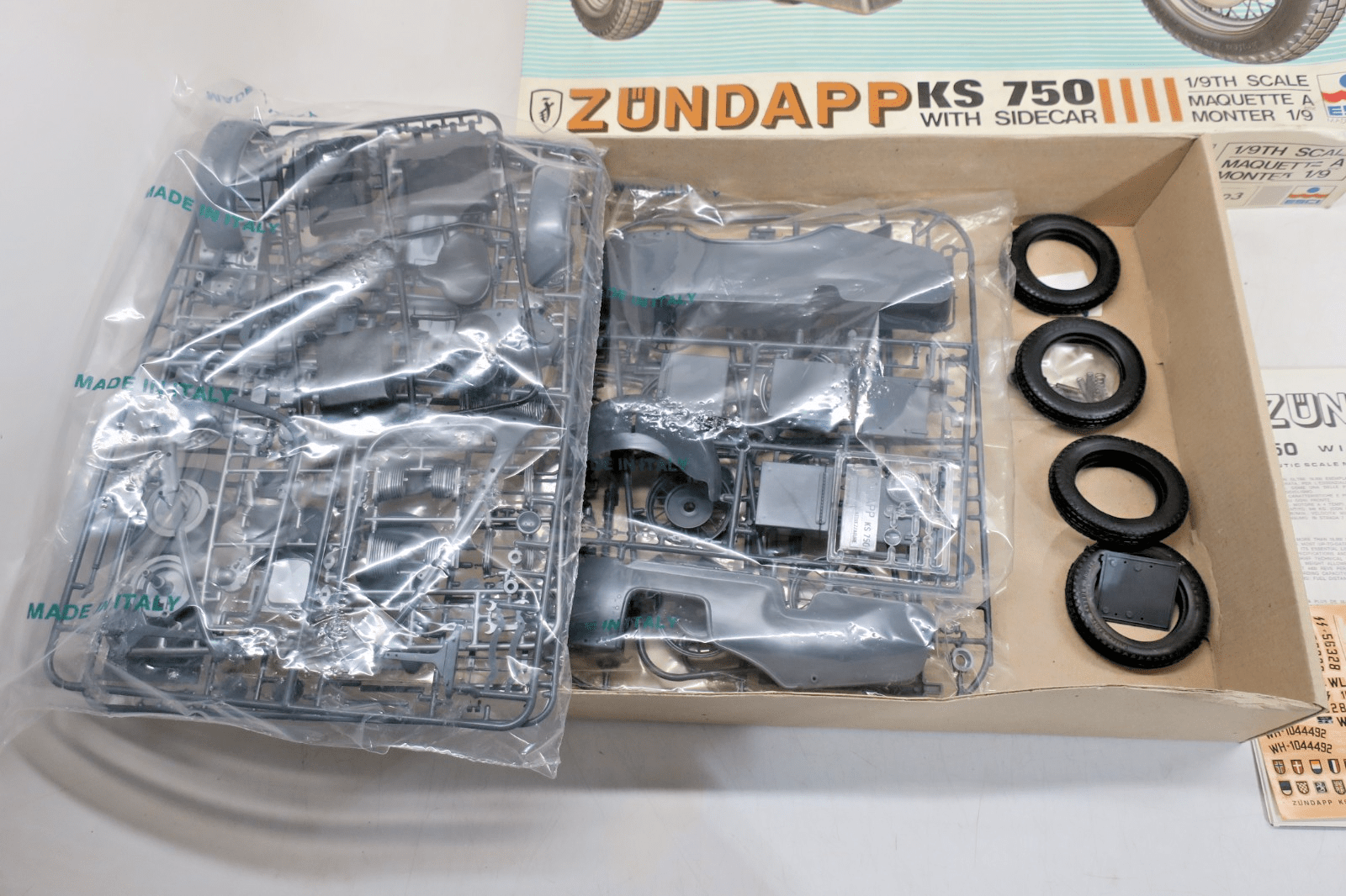 ESCI 1/9 Zundapp KS 750 With Sidecar Model Kit 7003 - WISE GUYS HOBBIES LLC