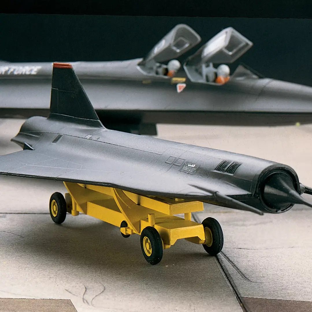 Revell 85-5810 1/73 SR-71 Blackbird Model Kit - WISE GUYS HOBBIES LLC