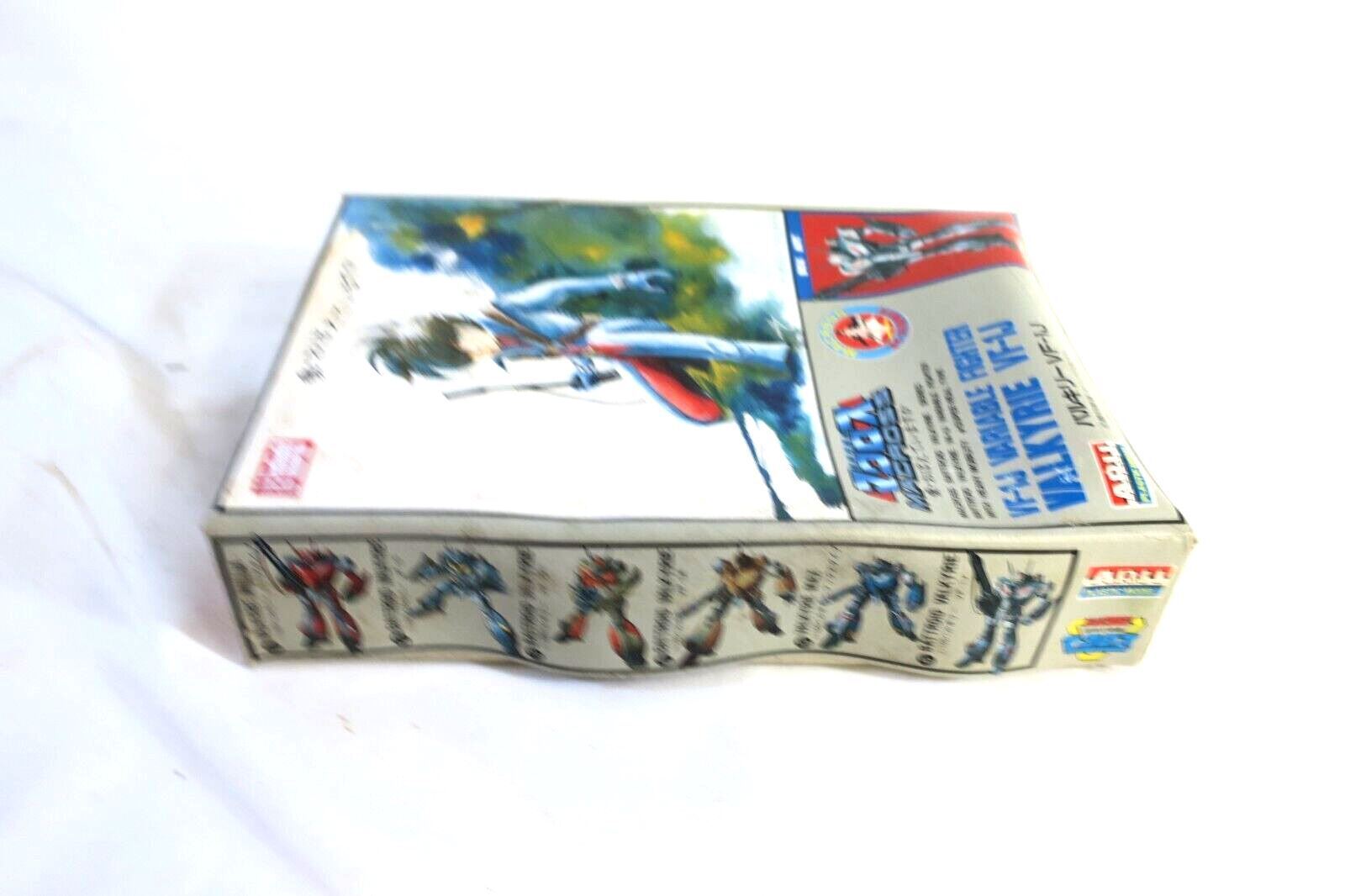 Arii Macross 1/100 VF-1J Valkyrie Variable Fighter 1/100 Model Kit E15 - WISE GUYS HOBBIES LLC