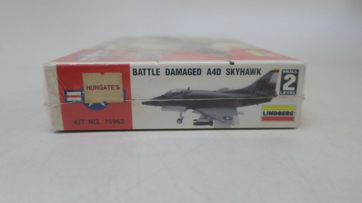 1/72 Lindberg Battle Damaged A4D Skyhawk Scooter US Navy Plastic Model Kit 70963