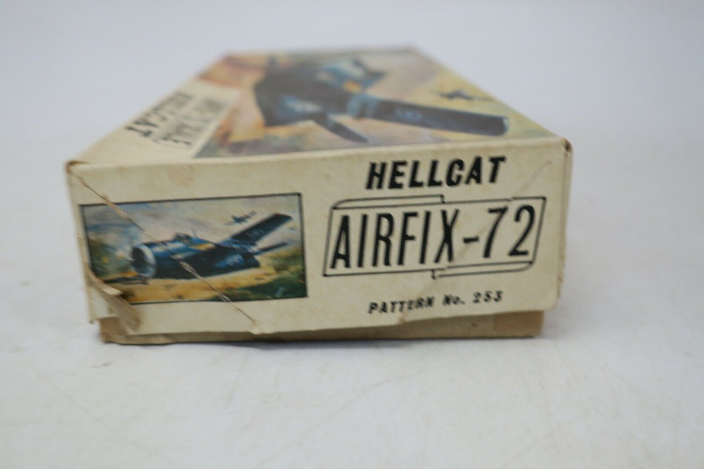 1/72 Airfix Grumman Hellcat WWII Fighter Plastic Aircraft Model Kit 253