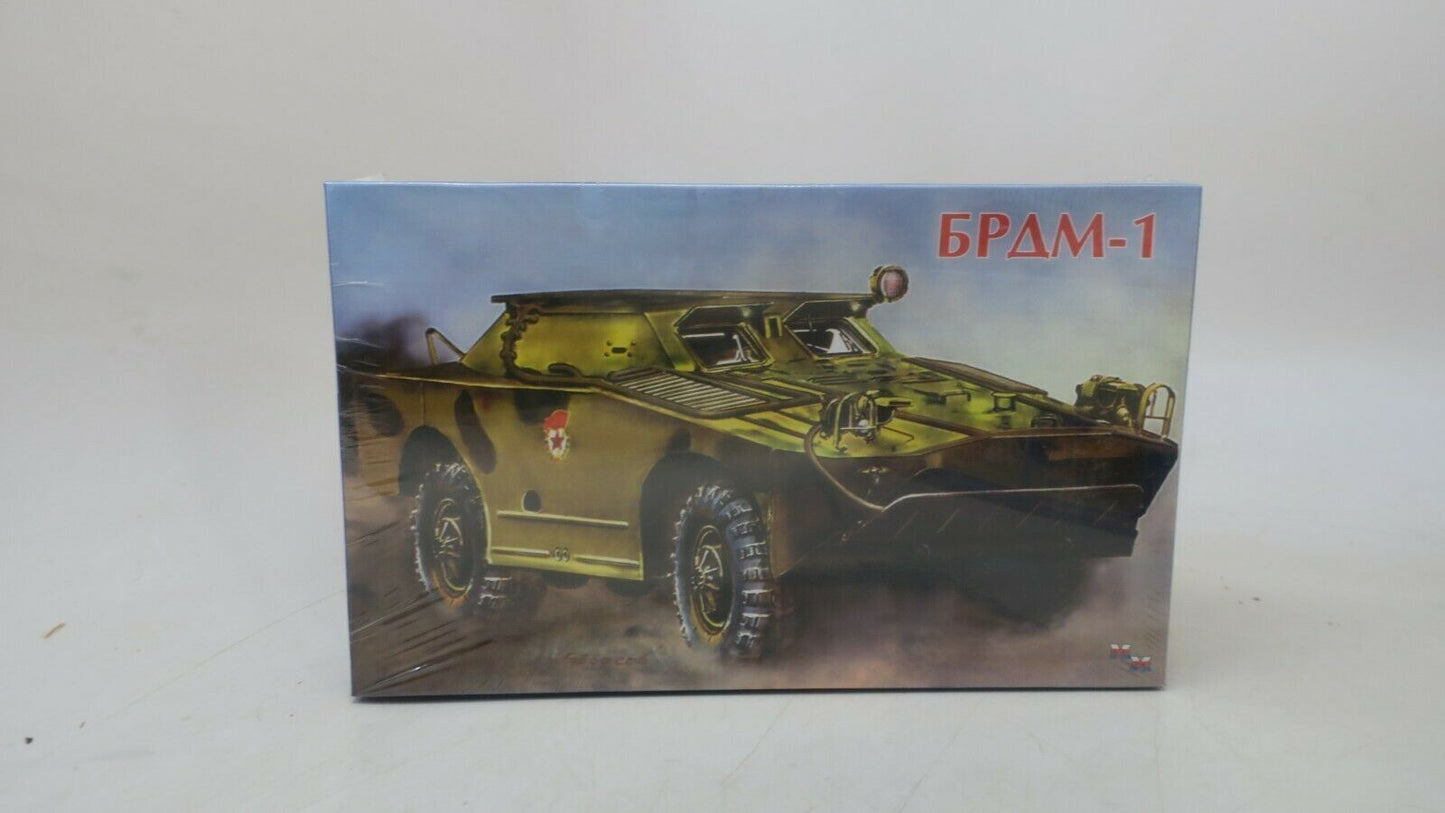 MM sg 52305 Soviet vehicle 1;72 scale plastic model kit